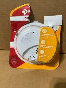 lot 64 image: New Sealed - First Alert 1039939 Hardwired Smoke Alarm With Battery Backup, 120 V