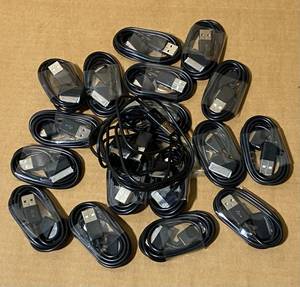 lot 77 image: Lot of Random Charging Cables in Black - Quantity & Condition As Shown