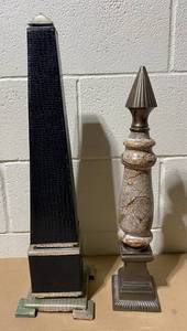 lot 161 image: Lot of 2 - Home Decor Items - In Condition As Shown