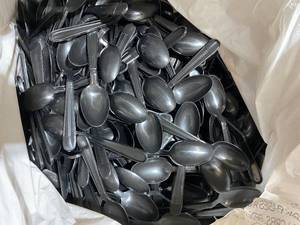 lot 163 image: Lot of Black Plastic Spoons - In Quantity & Condition As Shown