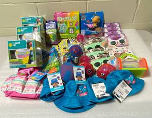 lot 252 image: Lof Of 32 - New Kids Toys & More - In Condition As Shown
