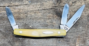 lot 17 image: Vintage Schrade NY USA Birdseye Stockman Knife #835Y Yellow Handles