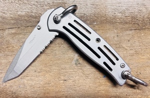 lot 43 image: Maple S. W. A. T. Folding Knife - Hammer Forged