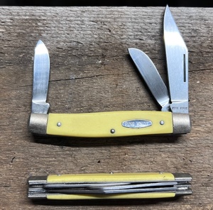 lot 45 image: Two (2) Vintage Pine Knot Three (3) Blade Pocket Knives - Made in U. S. A.