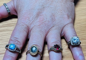lot 71 image: Five (5) AntiqueVintage Rings