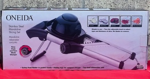 lot 106 image: Oneida Stainless Steel Mandoline Slicing Set