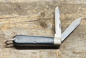 lot 117 image: Vintage 1970s Camillus Electricians Folding Pocket Knife