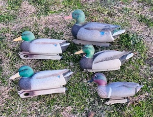lot 122 image: Five (5) Floating Duck Decoys by Hard Core &amp Game Winner