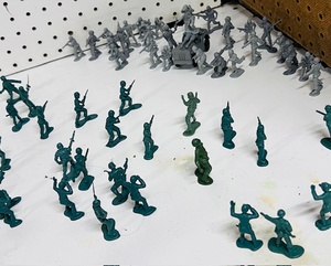 lot 125 image: Huge Lot of Opposing Forces of Toy Army Men