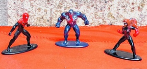 lot 198 image: Jada Toys Marvel Nano&nbsp Diecast Mini Metalfigs - Ultimate Spider-Man, SpiderWoman, &amp Venom