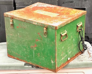 lot 28 image: Lockable Greenlee Metal Storage Chest