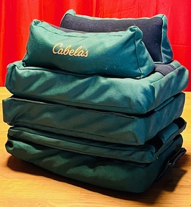 lot 89 image: Cabelas&nbspShooting Bag Set W Carrying Case