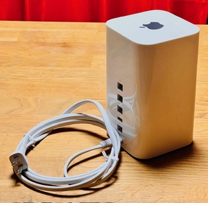 lot 64 image: Apple A1521 Airport Extreme Base Station w Cord&nbsp