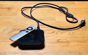 lot 65 image: Apple TV 3rd Gen HD Media Streaming Box wpower cord and remote