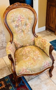 lot 184 image: Victorian Style Parlor Armchair