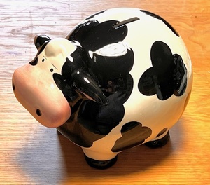 lot 187 image: Vintage Cow Bank