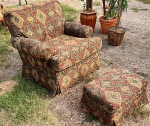 lot 190 image: Southwest Design RockingSwiveling Chair WOttoman