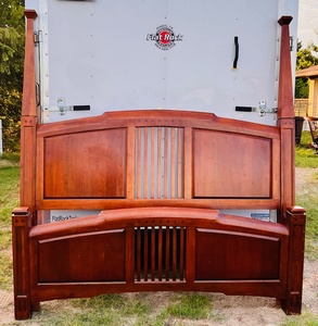 lot 173 image: Thomasville King Size Bed - Sideboards &amp Bedframes Included But Not Pictured