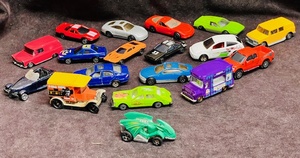 lot 294 image: Eighteen (18) Hot Wheels, Matchbox, Maisto, and Other Assorted Brands of Die Cast Cars