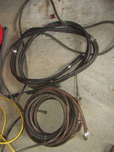 lot 40 image: yellow extension hose- Black dB hoses and air hoses