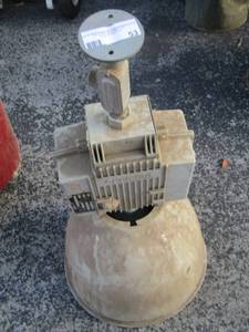 lot 53 image: Large outdoor light, see pictures