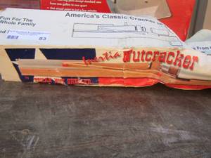 lot 83 image: American classic nut cracker by Texas nut Sheller