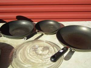 lot 120 image: Set of select Cephalon used pans, only has one lid