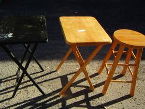 lot 144 image: wooden bar stool, folding dinner treys qty 2