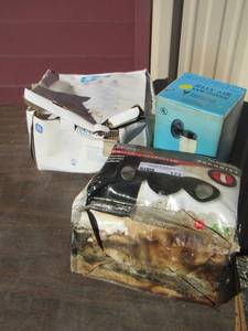 lot 172 image: used box of 60w lights bulbs, switched controlled floodlight, jelly jar light