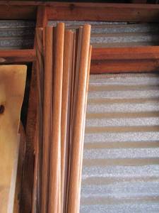 lot 22 image: qty 20 plus pieces of brown trim