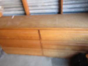 lot 19 image: Wooden dresser  6 DRAWERS  no name