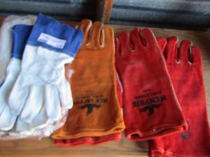 lot 177 image: Memphis welding gloves new # 4320 5 pair, new pack mcr safety gloves # 4850 gloves for glory