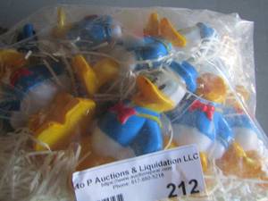 lot 212 image: pack of party duck candles