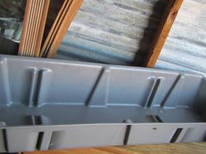 lot 226 image: PLASTIC Feeding trough