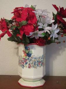 lot 21 image: White floral vase with red and white flowers AVON  SWEET HARVEST