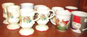 lot 24 image: Coffee cup lot, set of 4 Harvest cups PLUS