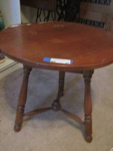lot 48 image: side table needs minor repair- 2122