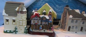 lot 83 image: Light house lot qty 3