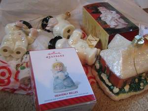 lot 90 image: Christmas ornaments- cards- snowmen-