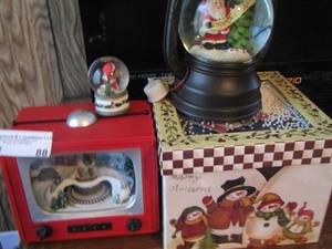 lot 88 image: Christmas snow globes- gift boxes plus