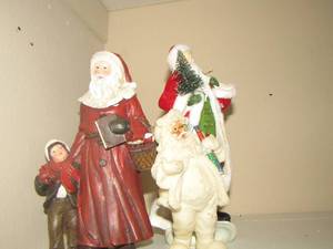 lot 107 image: ceramic Christmas dcor- Santa-