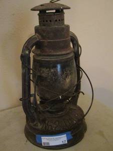 lot 17 image: DIETZ D-lite Oil lantern