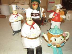 lot 116 image: kitchen chef dcor and tea pot dcor