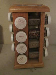 lot 122 image: Wooden spice rack with 12 spice bottles