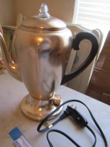 lot 184 image: Coffee Percolator with plug