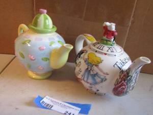 lot 241 image: Cardew design Alice IN Wonderland tea pot,   Oneida tea pot
