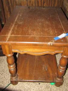 lot 252 image: Brown wood side table- 202028