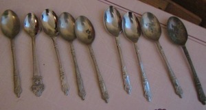 lot 63 image: 9 pieces of silver plated spoons