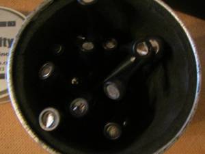 lot 281 image: Tin can with some sort of magnetic pieces