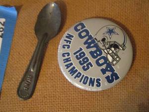 lot 282 image: 1995 NFC Champions Dallas Cowboy pin- Aluminum spoon